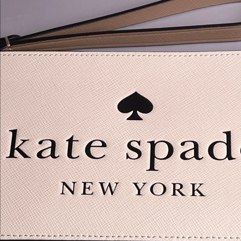 NWT Kate Spade Lucy Colorblock Embossed Ivory and Black Wristlet MSRP $149.00 - Picture 14 of 14